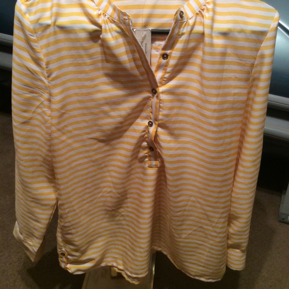 NWT Jennifer and Grace small blouse